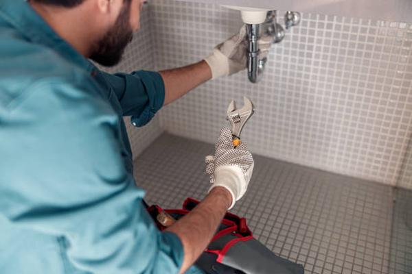 How to Hire a Licensed Plumber in Toronto